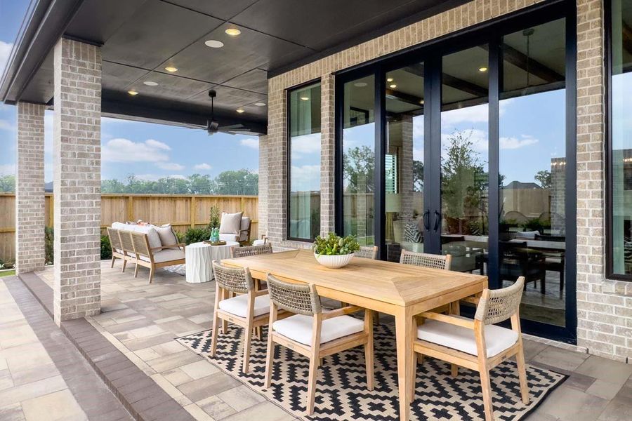 Exterior details and patio area of a home in Sienna, Missouri City (Image 2).