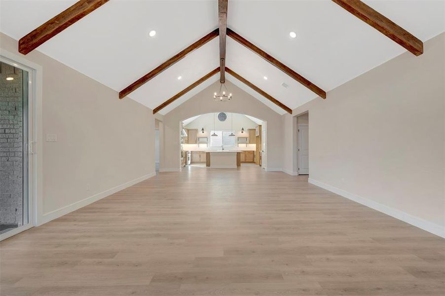 Spacious, unfurnished interior of a new home in Elevon, Lavon (Image 18).