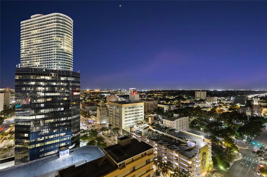 Condo located in St. Petersburg, FL showcasing its design and architecture (Image 4). Condo located in St. Petersburg, FL showcasing its design and architecture (Image 4).