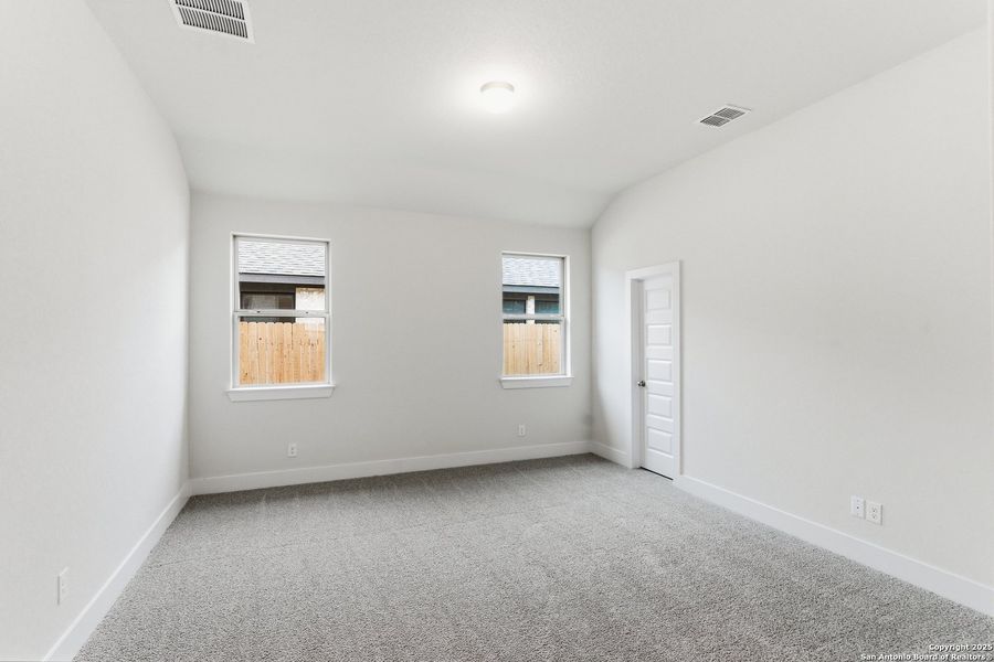 Spacious, unfurnished interior of a new home in Alsatian Oaks, Castroville (Image 37).