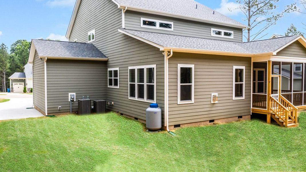 Representative exterior details of a home built from the St Andrews by Greybrook Homes in Shepherds Trace, Clover (Image 4).