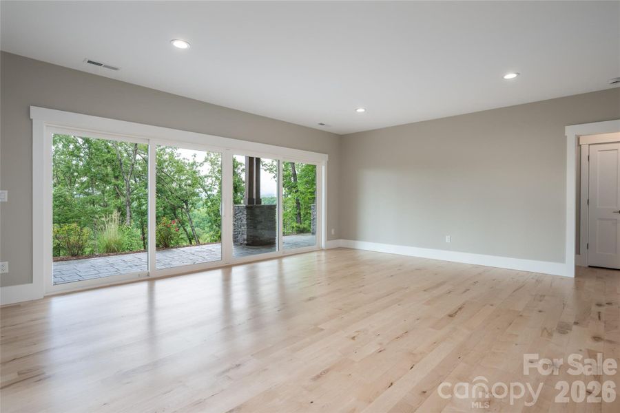 Spacious, unfurnished interior of a new home in , Alexander (Image 24).