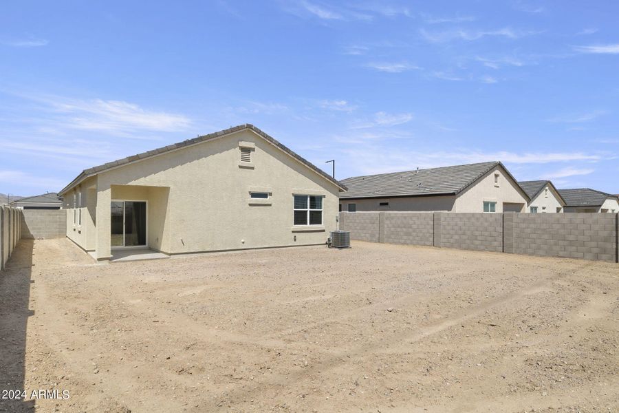 37-web-or-mls-23955-w-hopi-st-2005