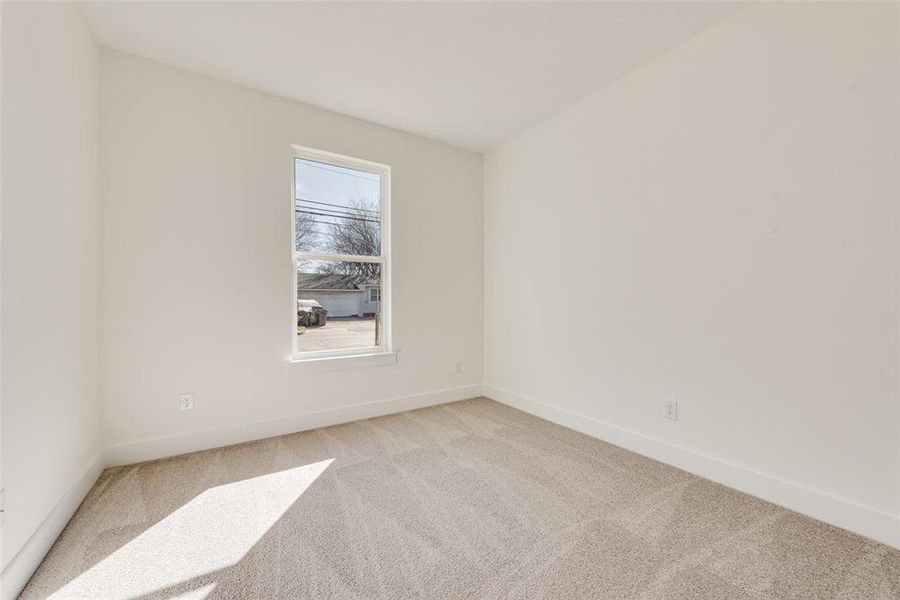 Spacious, unfurnished interior of a new home in , Dallas (Image 11).