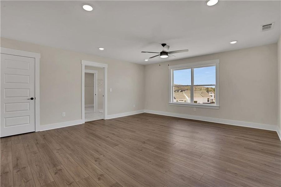 Spacious, unfurnished interior of a new home in Twin Lakes, Hoschton (Image 48).