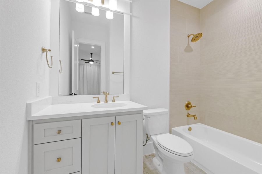 Private bathroom for bedroom 3