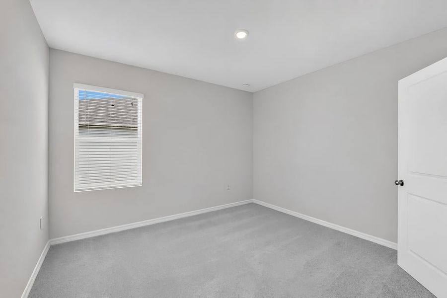 Spacious, unfurnished interior of a new home in Coopers Meadow, Jacksonville (Image 17).