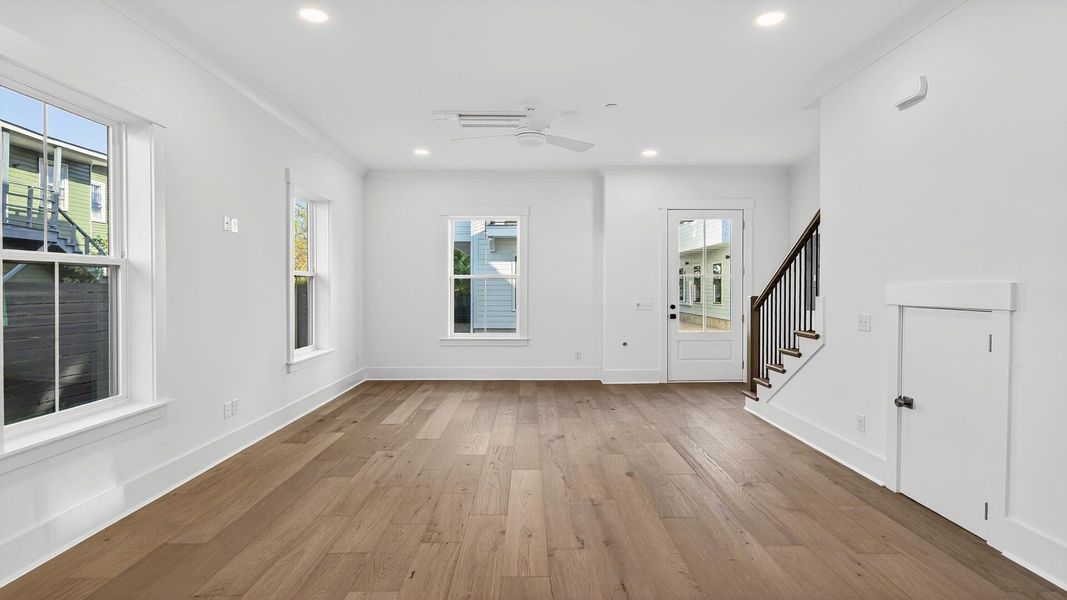 Spacious, unfurnished interior of a new home in Grants Court, Charleston (Image 17).