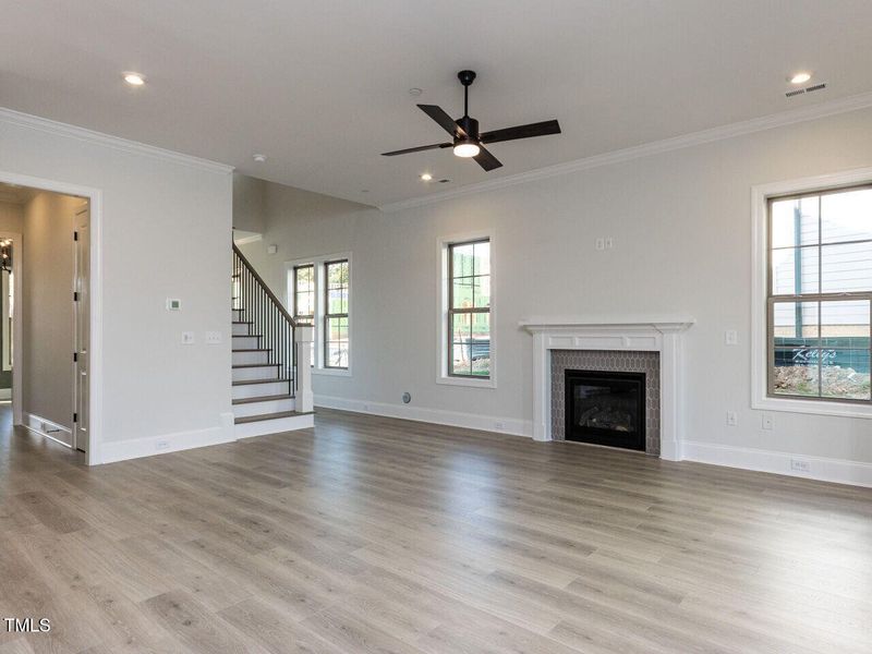 009-1280x960-living-room