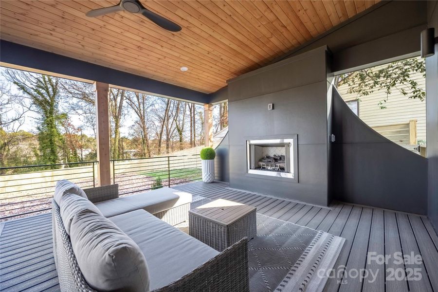 Exterior details and patio area of a home in , Charlotte (Image 28).