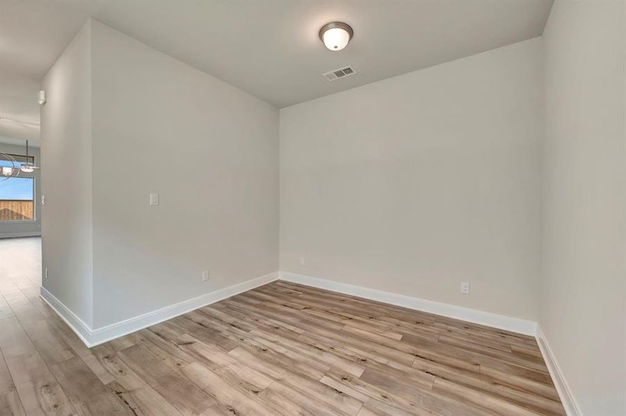Spacious, unfurnished interior of a new home in Creekshaw – Gardens, Royse City (Image 36). Spacious, unfurnished interior of a new home in Creekshaw – Gardens, Royse City (Image 36).