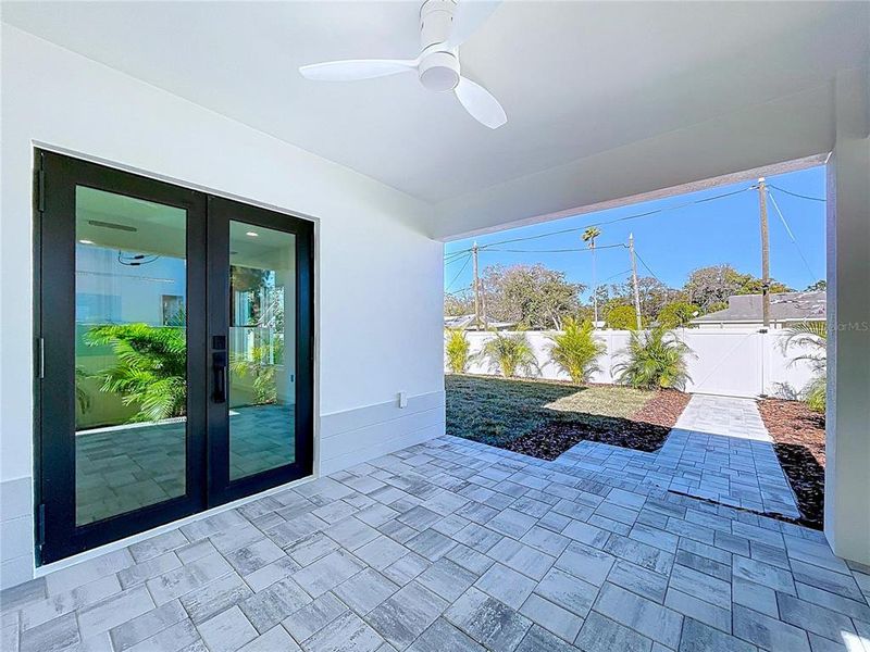 Exterior details and patio area of a home in , St. Petersburg (Image 40).