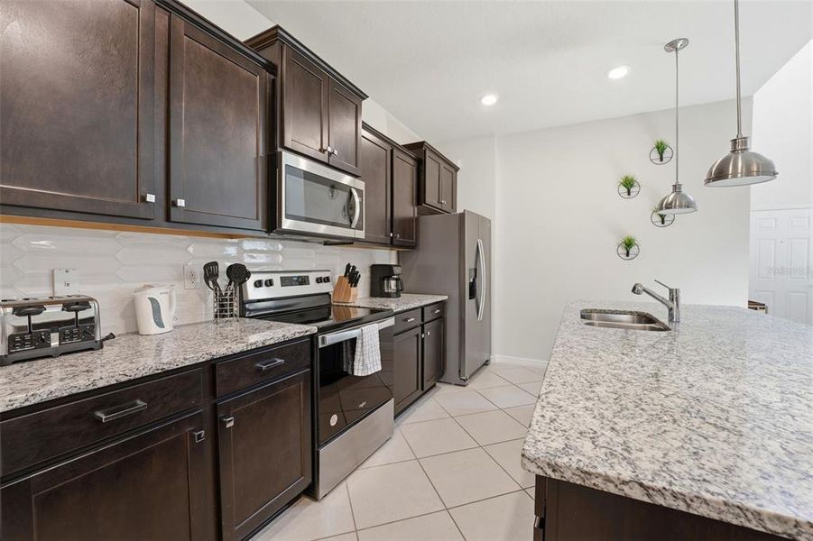 Furnished interior view inside a new home in , Clermont (Image 45).