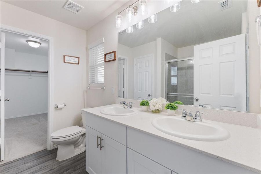 Furnished interior view inside a new home in Verandah, Royse City (Image 13).