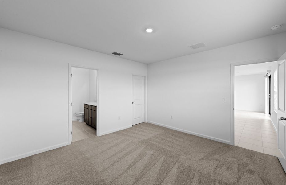 Spacious, unfurnished interior of a new home in Caloosa Cove, Labelle (Image 13).
