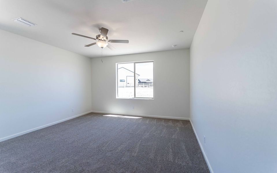 Spacious, unfurnished interior of a new home in Heritage Pointe, Chino Valley (Image 17).