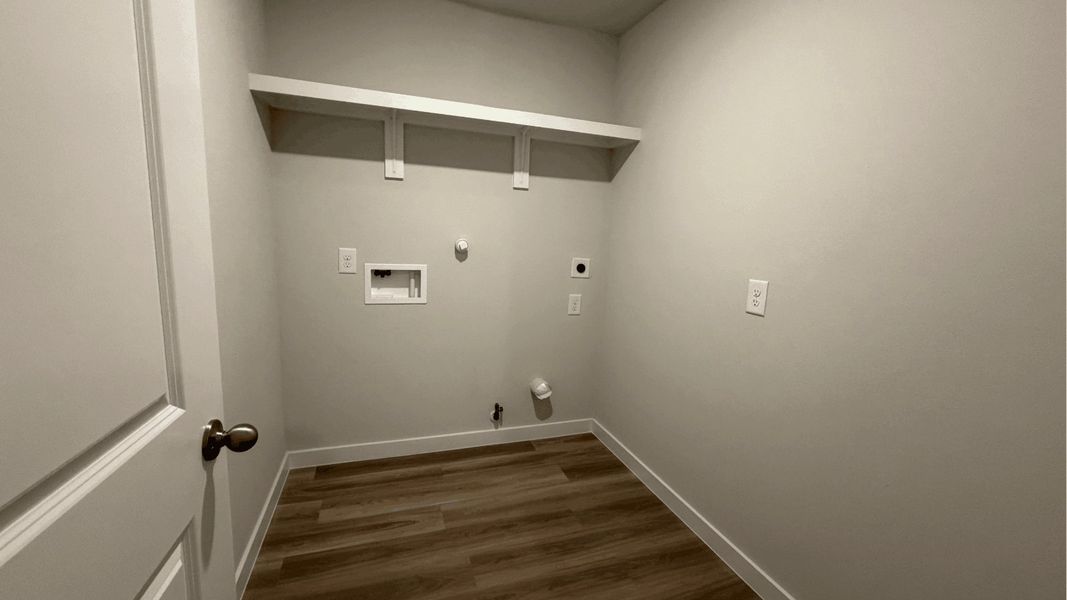 Spacious, unfurnished interior of a new home in Royal Oak South, Corpus Christi (Image 11).