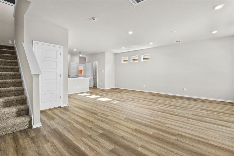 Spacious, unfurnished interior of a new home in Orchard Village, Fort Worth (Image 17).