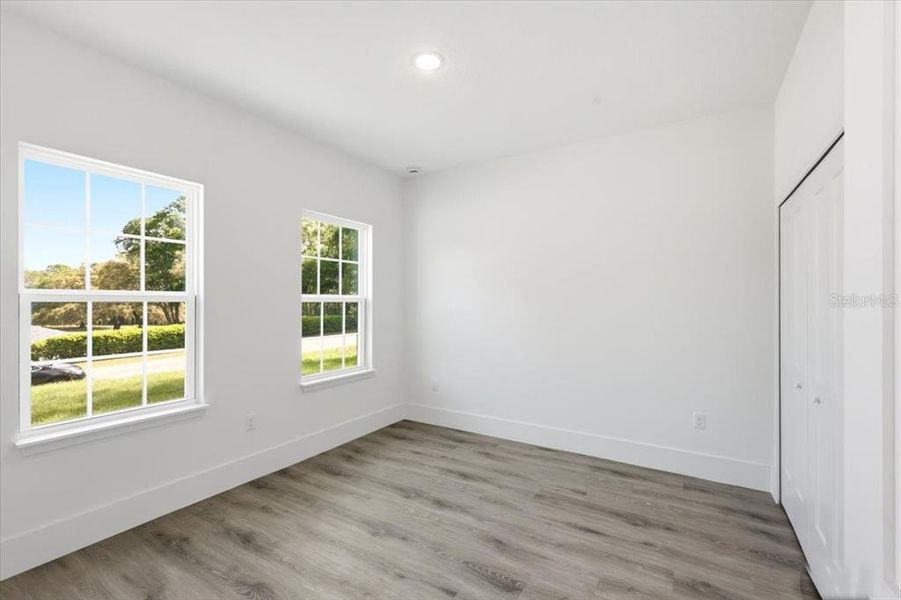 Spacious, unfurnished interior of a new home in , Citrus Springs (Image 13).