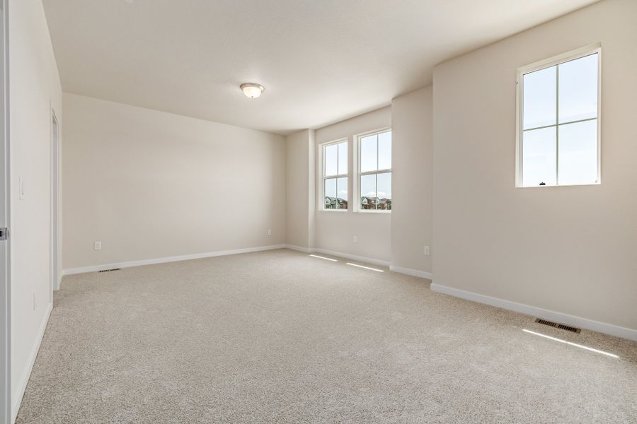 Spacious, unfurnished interior of a new home in Arras Park, Thornton (Image 14).
