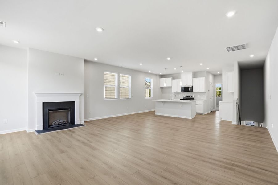 Spacious, unfurnished interior of a new home in Bratton Pointe, Rock Hill (Image 20).