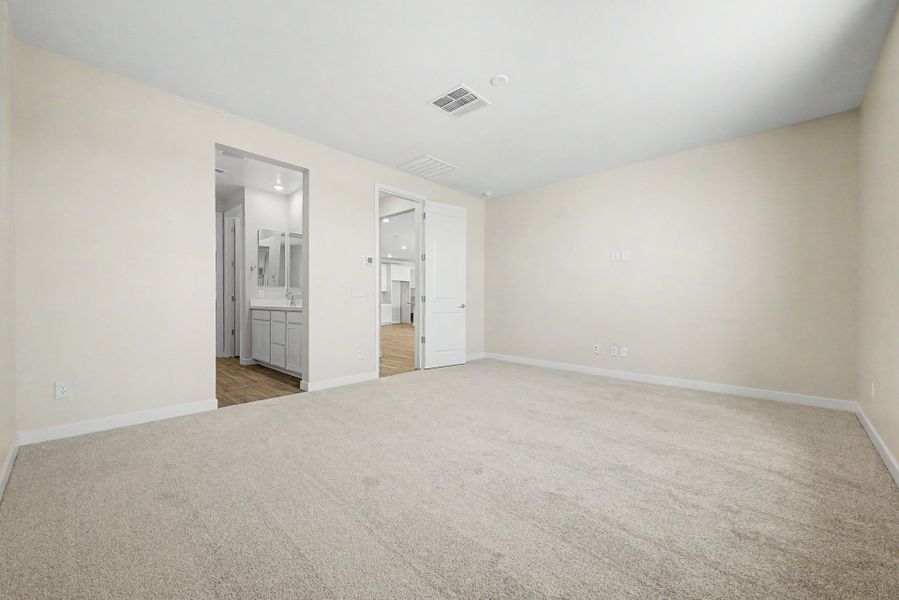Spacious, unfurnished interior of a new home in Citrus Park, Goodyear (Image 10).