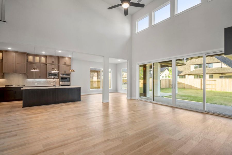 Spacious, unfurnished interior of a new home in ARTAVIA 70′ Lots, Conroe (Image 21).