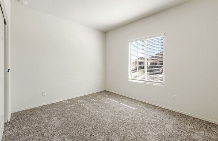 Spacious, unfurnished interior of a new home in Copper Falls, Buckeye (Image 20).