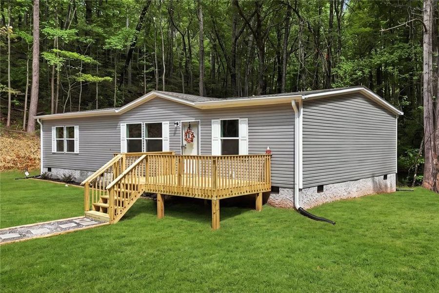 Exterior details and patio area of a home in , Jasper (Image 20).
