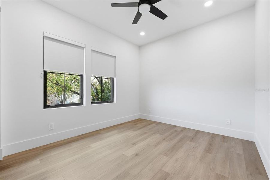 Spacious, unfurnished interior of a new home in , Tampa (Image 30).