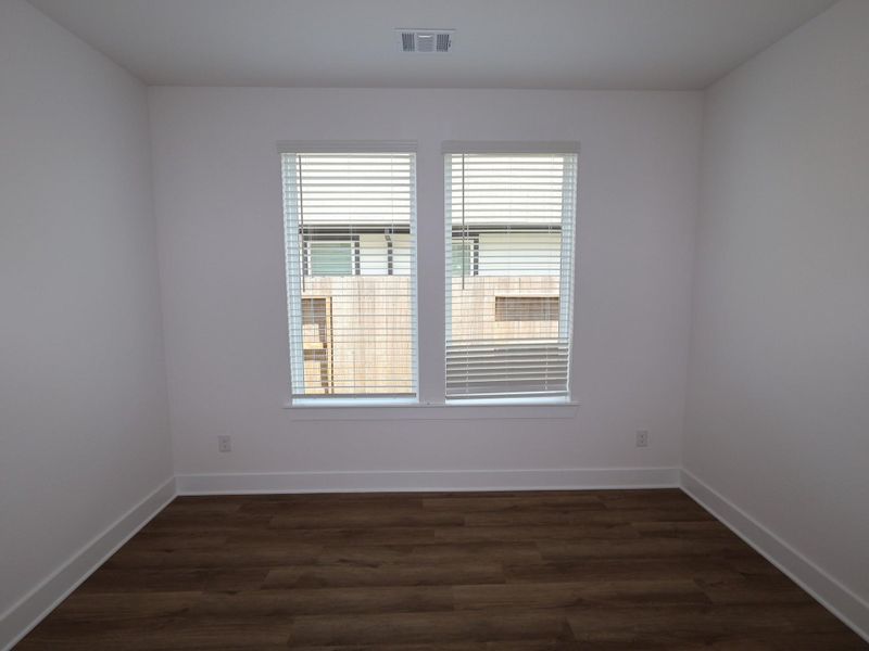 Spacious, unfurnished interior of a new home in Summerview, Fulshear (Image 16).