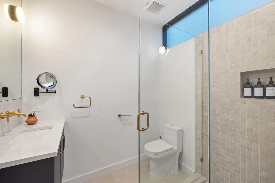 Furnished interior view inside a new home in , Austin (Image 8).