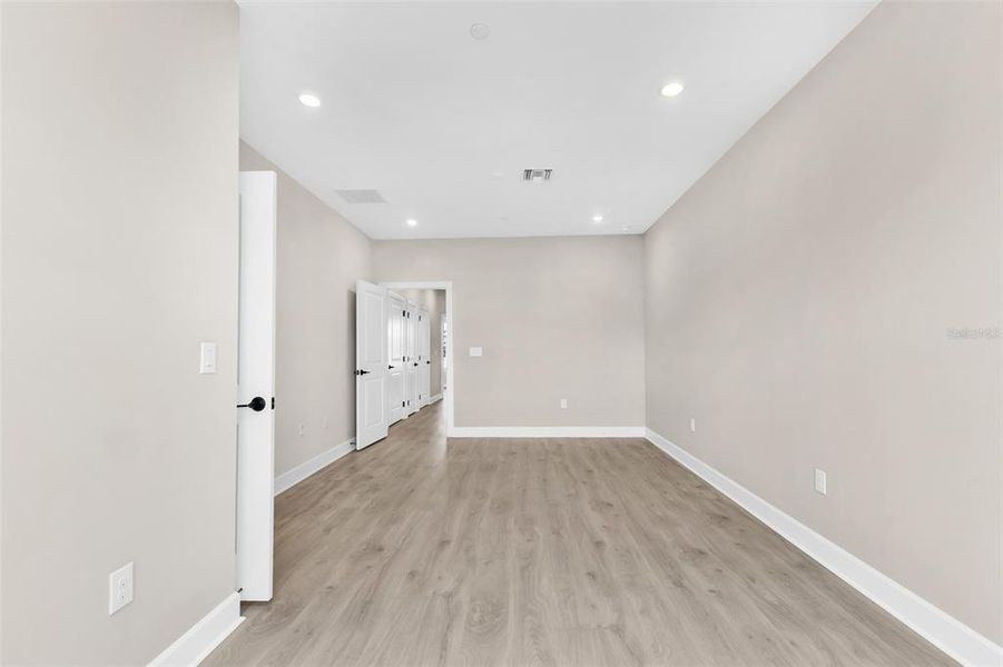 Spacious, unfurnished interior of a new home in , Punta Gorda (Image 49).