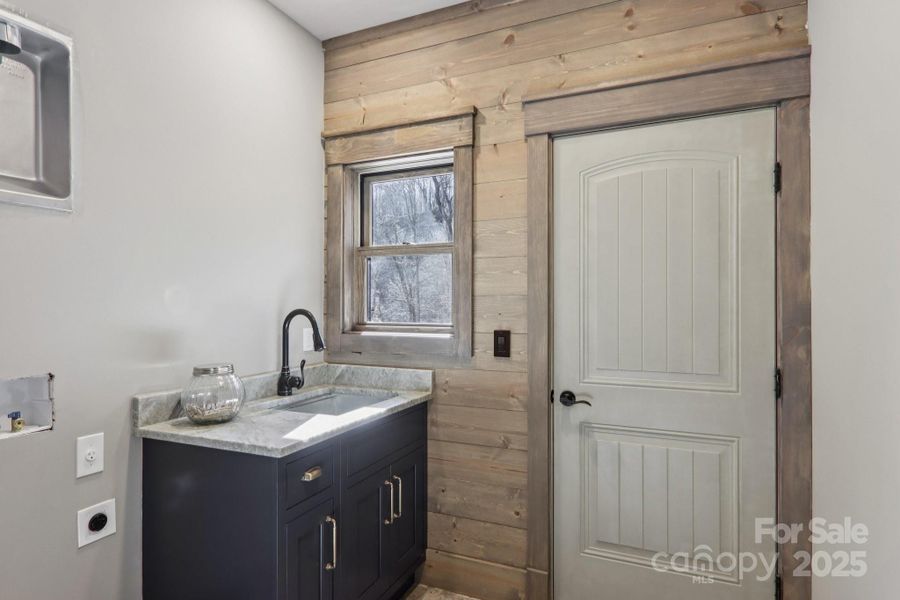 Furnished interior view inside a new home in , Maggie Valley (Image 30).