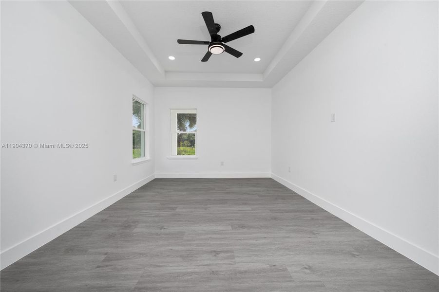 Spacious, unfurnished interior of a new home in , Palm Bay (Image 11).