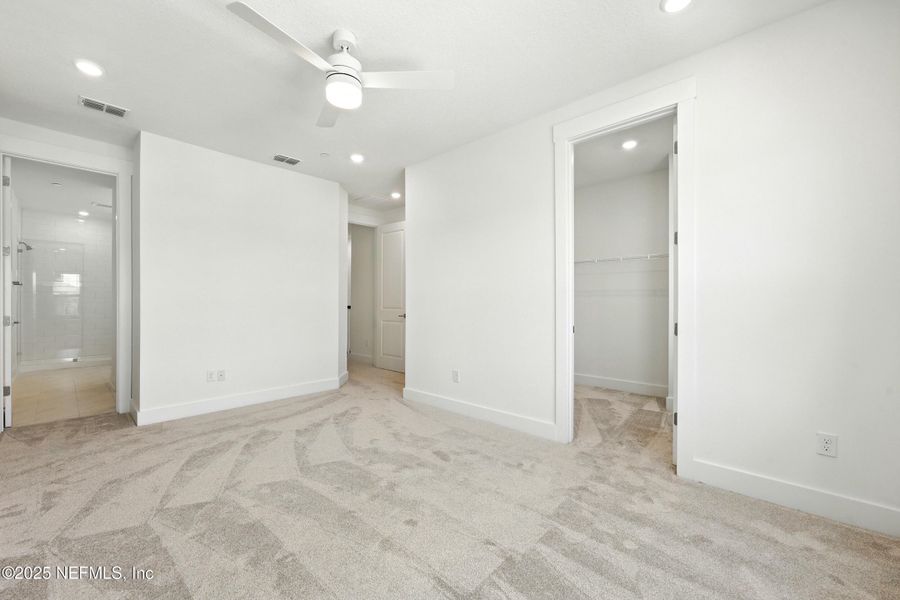 Spacious, unfurnished interior of a new home in , Jacksonville Beach (Image 32).