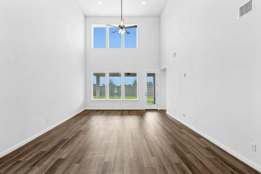 Spacious, unfurnished interior of a new home in Santa Rita Ranch, Liberty Hill (Image 12). Spacious, unfurnished interior of a new home in Santa Rita Ranch, Liberty Hill (Image 12).