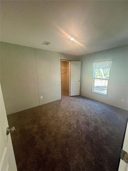 Spacious, unfurnished interior of a new home in , Florahome (Image 8).