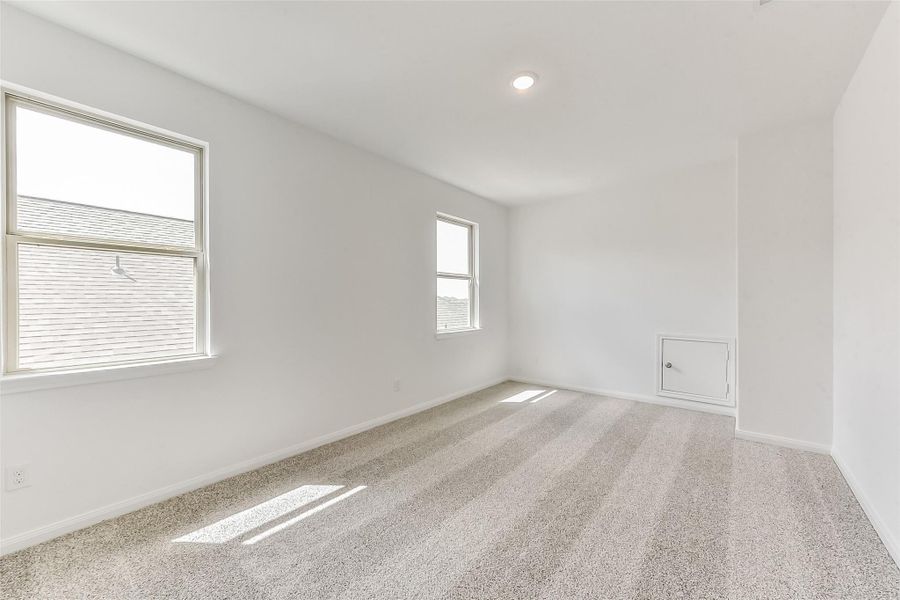 Spacious, unfurnished interior of a new home in River Ranch Meadows, Dayton (Image 33).