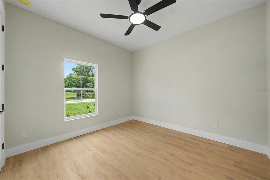 Spacious, unfurnished interior of a new home in , Sebring (Image 38).