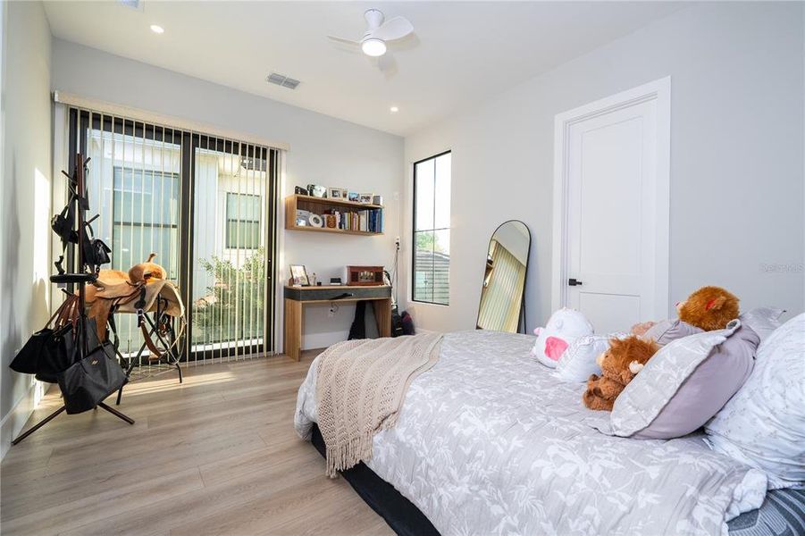 Furnished interior view inside a new home in , Montverde (Image 63).