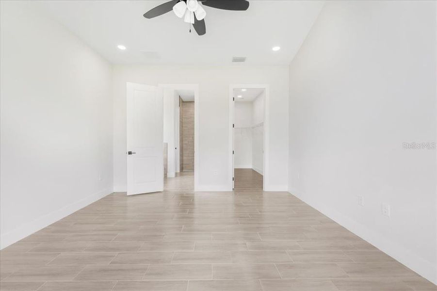 Spacious, unfurnished interior of a new home in , Lehigh Acres (Image 22).