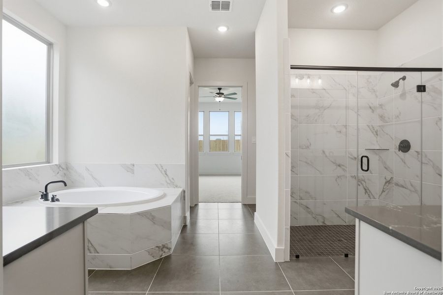 Furnished interior view inside a new home in Haby Hill 50s, San Antonio (Image 15).