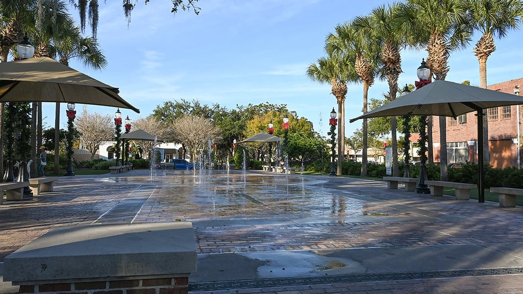 Community amenities in Esplanade at McKinnon Groves, Winter Garden (Image 24).