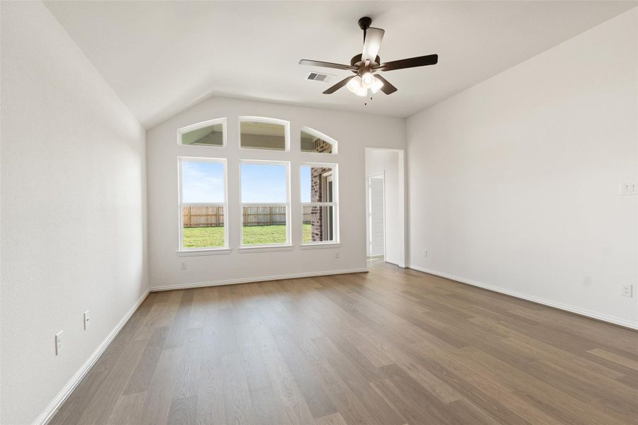 Spacious, unfurnished interior of a new home in Creekhaven, Arcola (Image 26).