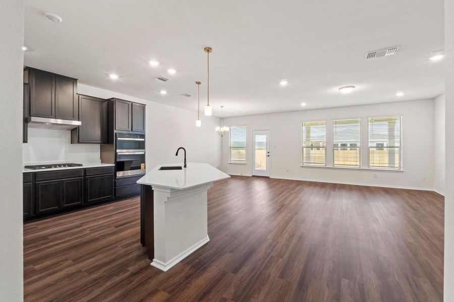 Spacious, unfurnished interior of a new home in River Bluff, Leander (Image 27).