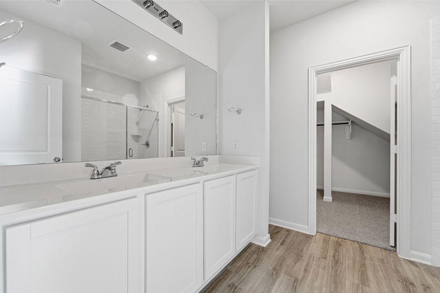 Furnished interior view inside a new home in La Terra, Celina (Image 10).