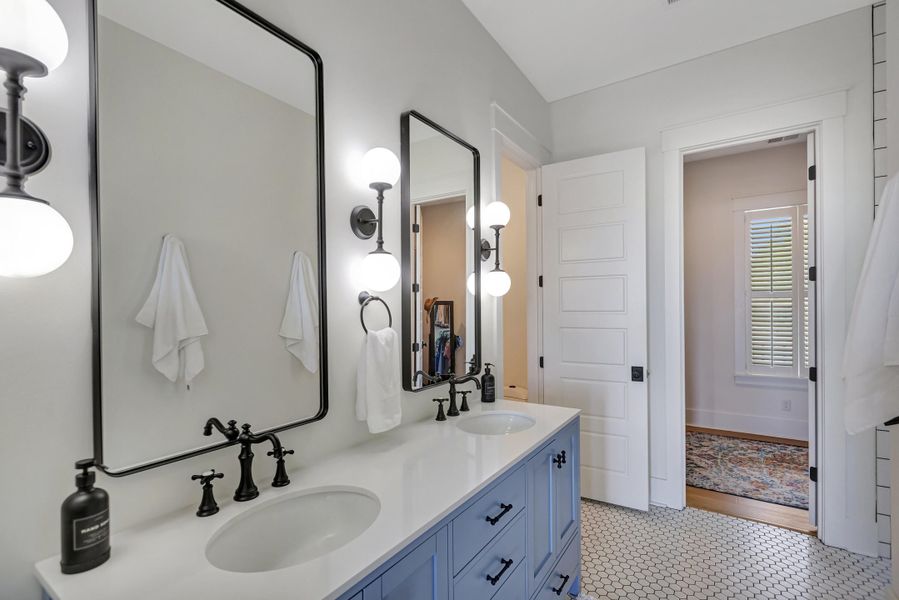 Furnished interior view inside a new home in , Wando (Image 39).