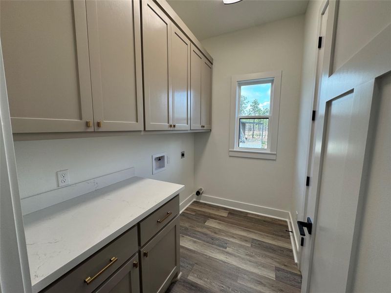 Furnished interior view inside a new home in , Brookeland (Image 17).