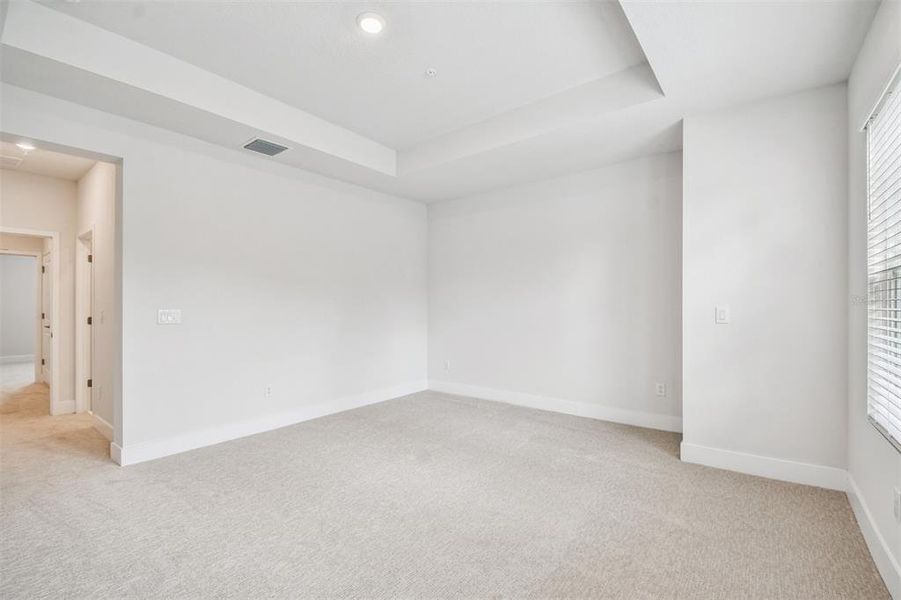 Spacious, unfurnished interior of a new home in Apex at Seminole Heights, Tampa (Image 16).